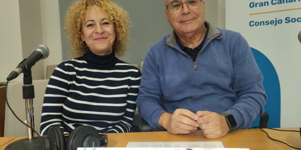 Natascha García y Jesús León en el set de El Espejo Canario en el Rectorado de la ULPGC