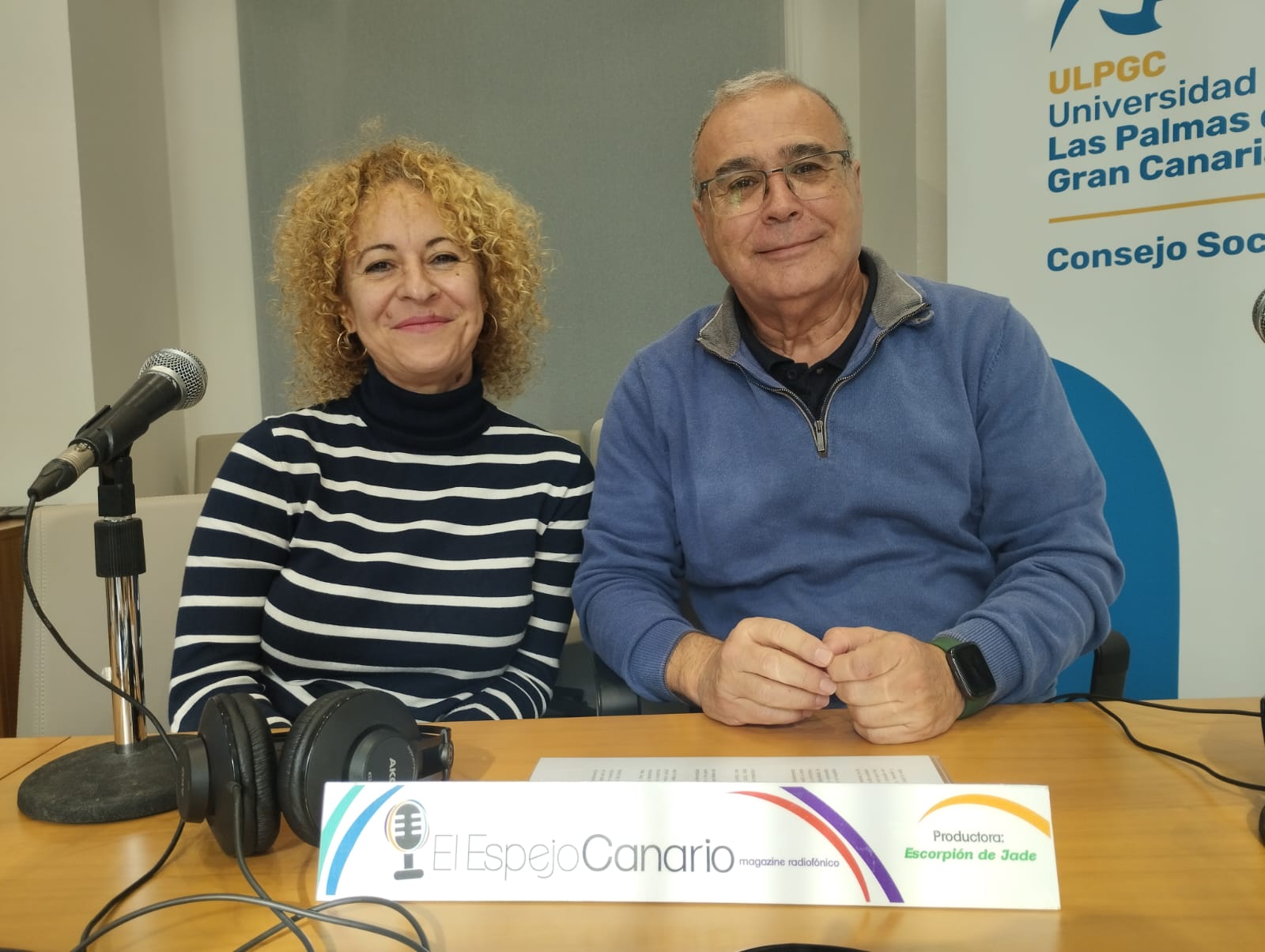 Natascha García y Jesús León en el set de El Espejo Canario en el Rectorado de la ULPGC
