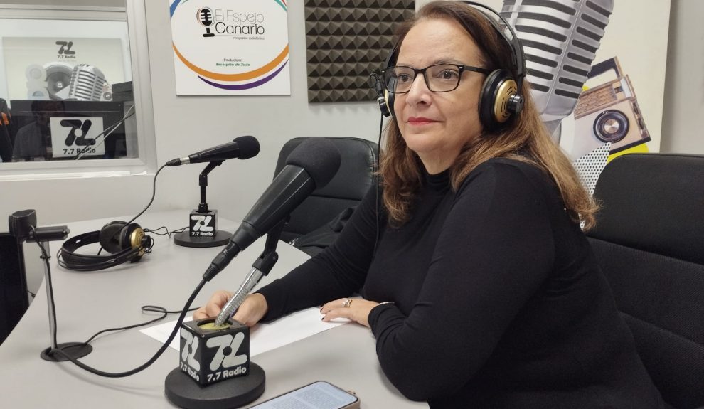 Águeda Borges en los estudios de El Espejo Canario
