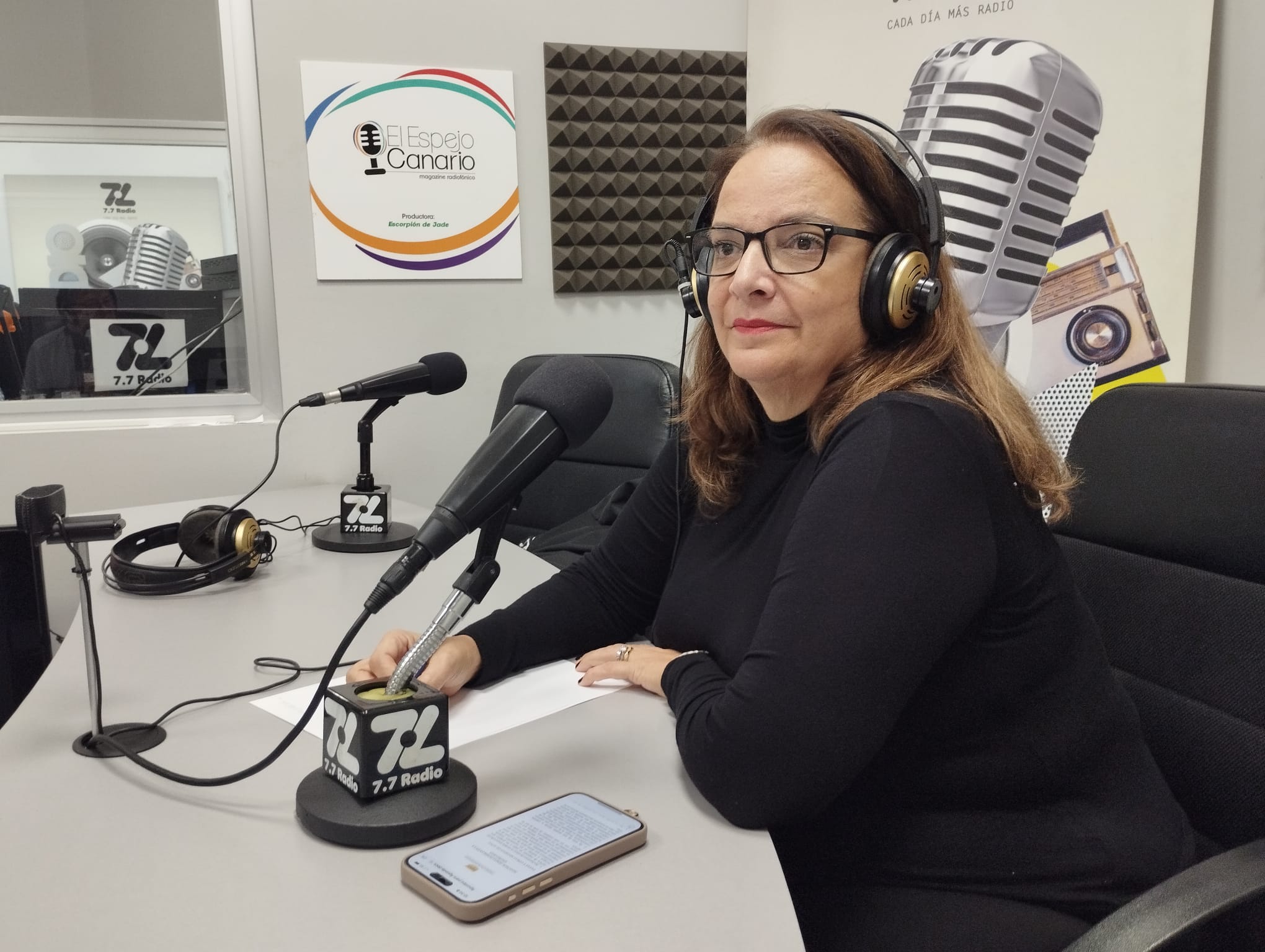 Águeda Borges en los estudios de El Espejo Canario