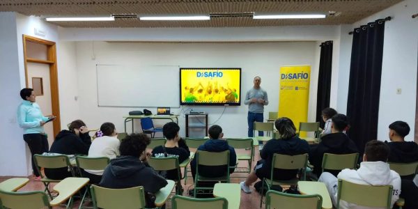 Durante la charla, los estudiantes pudieron conocer de primera mano el impacto del proyecto y resolver dudas | Foto: UD Las Palmas