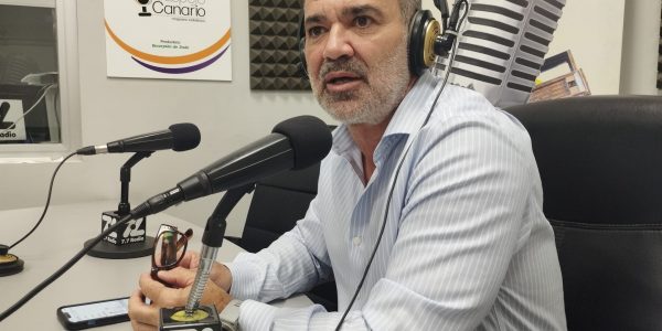 José Socas en los estudios de El Espejo Canario