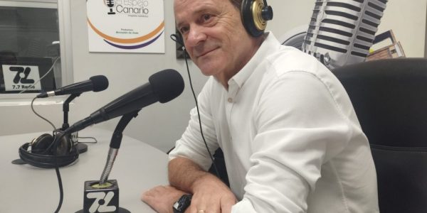Óscar Hernández en los estudios de El Espejo Canario