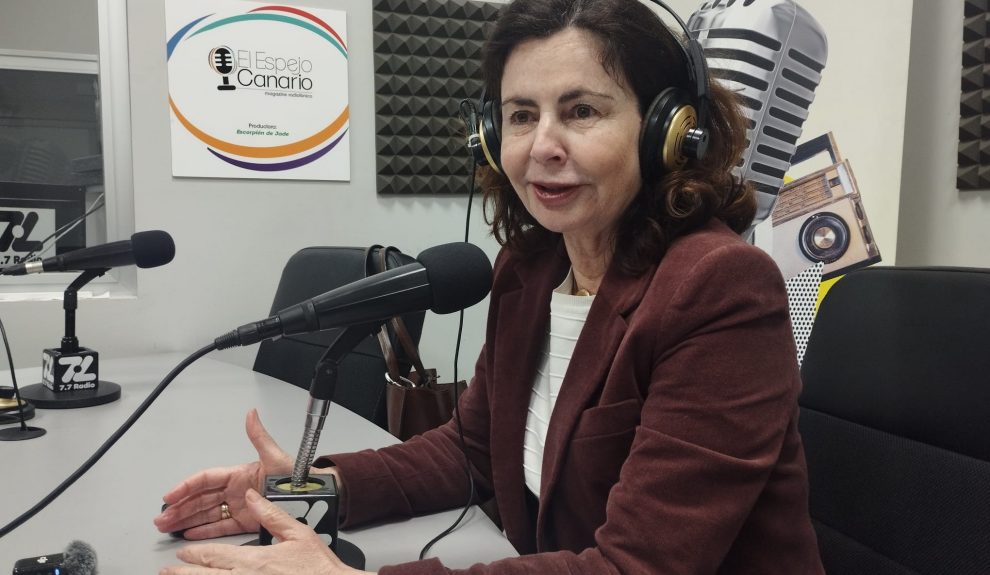 Matilde Asián en los estudios de El Espejo Canario