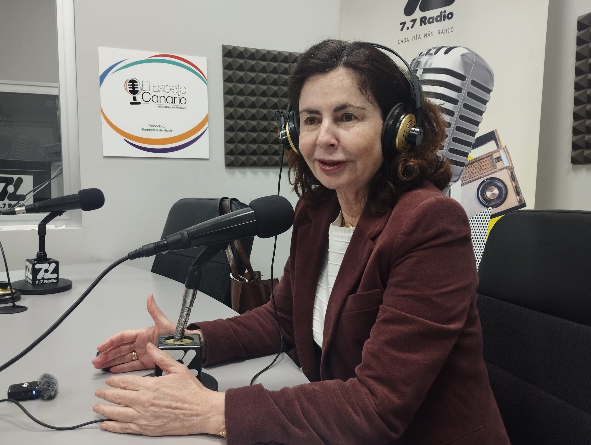 Matilde Asián en los estudios de El Espejo Canario