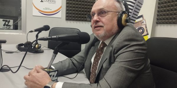 José Cristóbal García en los estudios de El Espejo Canario