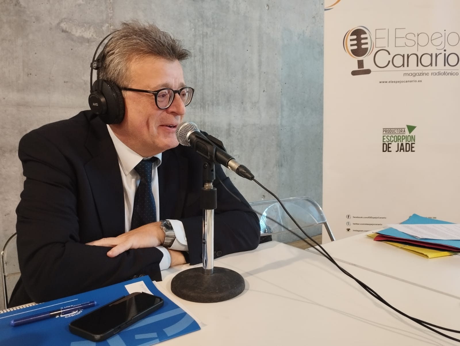 José Carlos Acha en el set de El Espejo Canario en el TEA Tenerife Espacio de las Artes