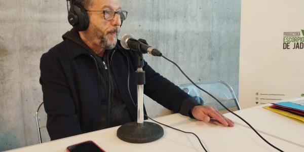 Octavio Zaya en el set de El Espejo Canario en el TEA Tenerife Espacio de las Artes