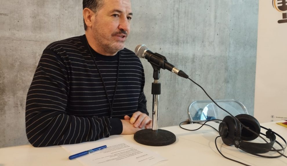 Emilio Ramal en el set de El Espejo Canario en el TEA Tenerife Espacio de las Artes