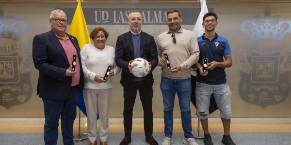 Los clubes acudieron al encuentro acompañados de sus respectivos representantes y cadenas correspondientes | Foto: UD Las Palmas