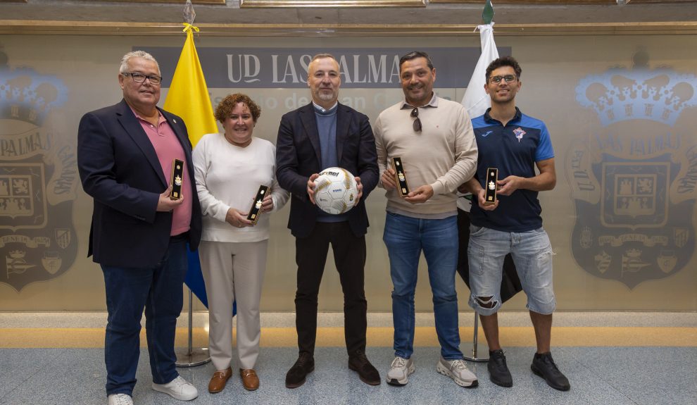 Los clubes acudieron al encuentro acompañados de sus respectivos representantes y cadenas correspondientes | Foto: UD Las Palmas