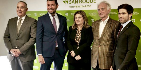 Hospitales Universitarios San Roque y UROINTEC implantan en el archipiélago una nueva plataforma de Cirugía Robótica conectada | Foto: HUSR