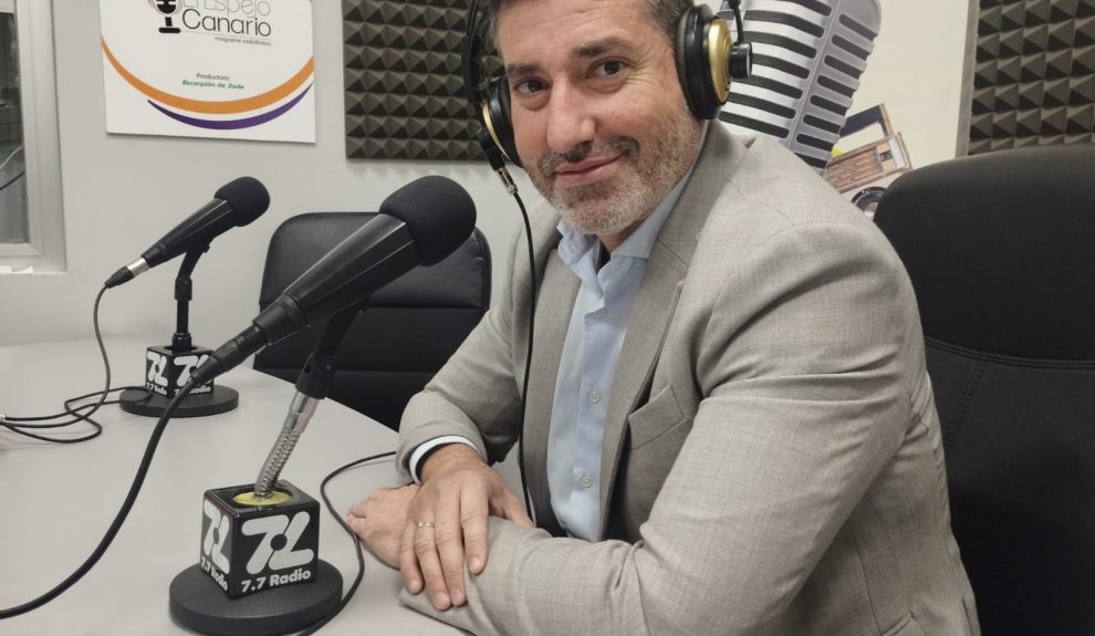 Alejandro Marichal en los estudios de El Espejo Canario