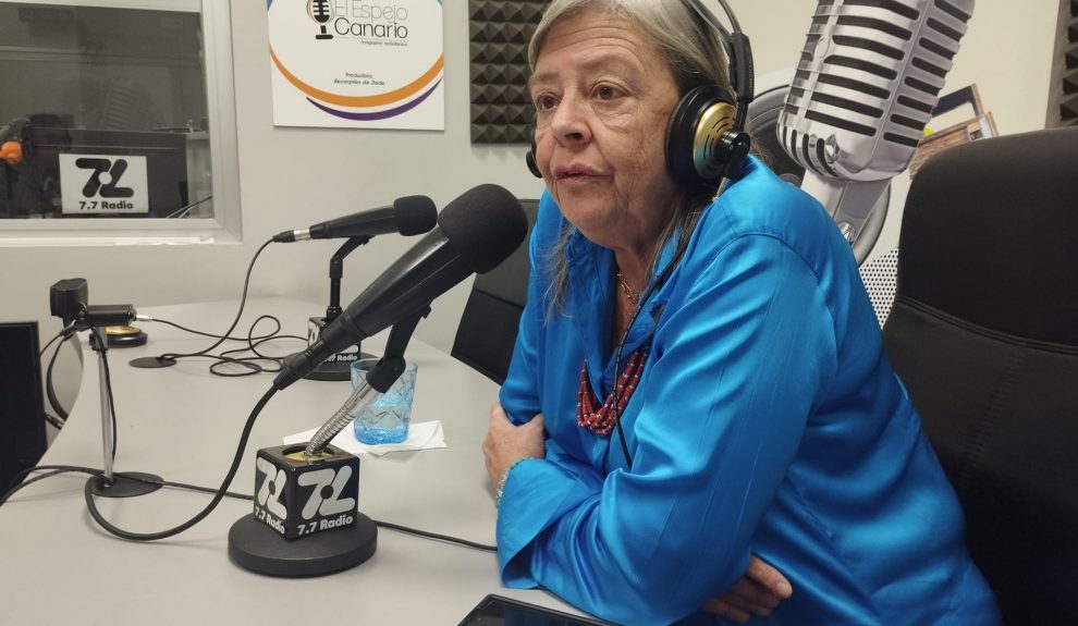 Mercedes Fernández-Couto en los estudios de El Espejo Canario