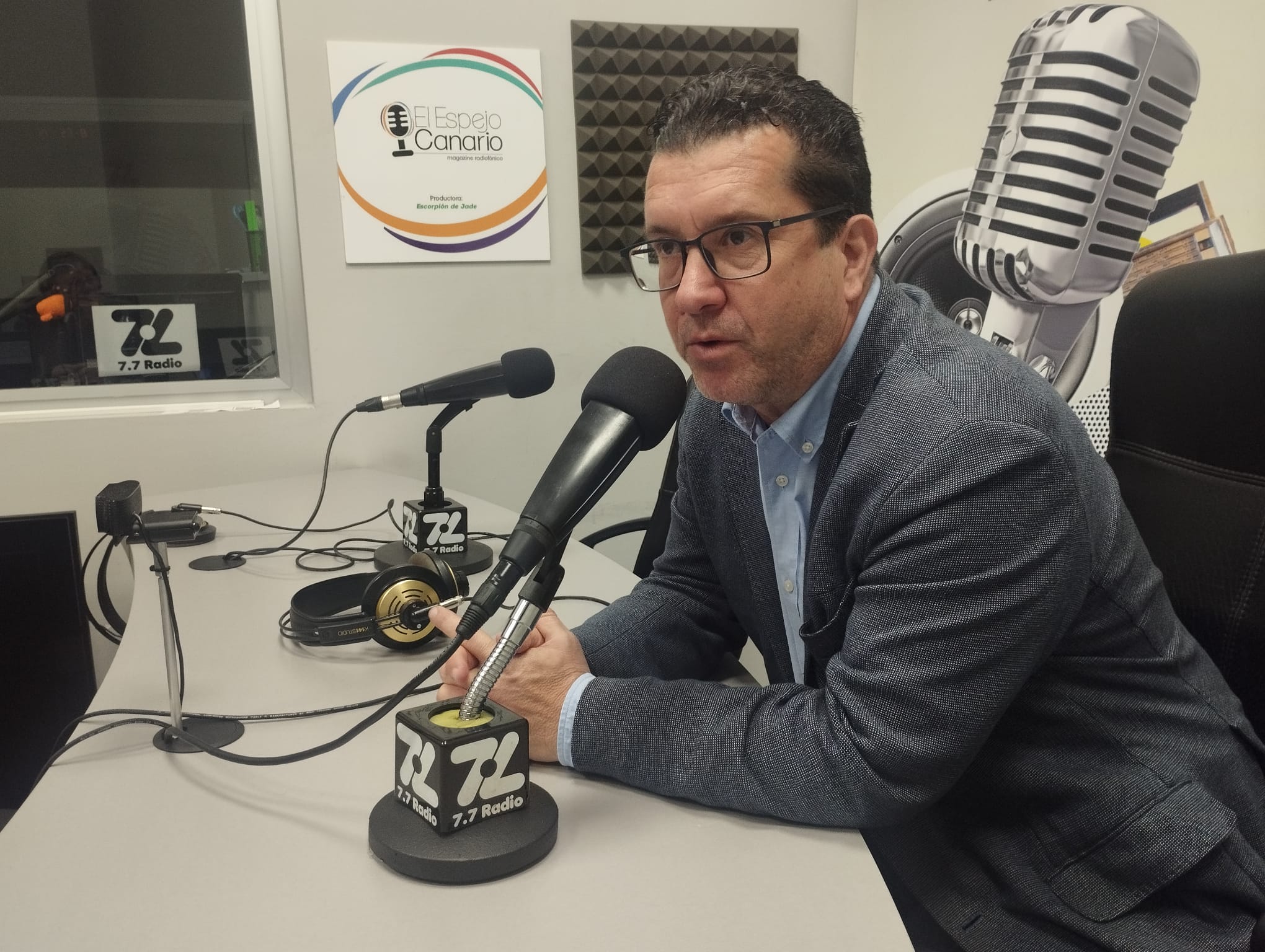 Juan Jesús Facundo en los estudios de El Espejo Canario