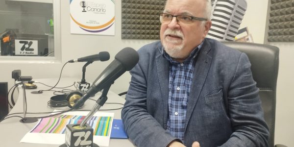 Orlando Britto en los estudios de El Espejo Canario