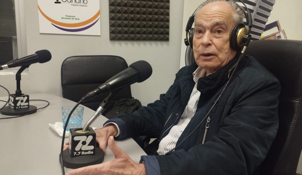 Gonzalo Marrero en los estudios de El Espejo Canario