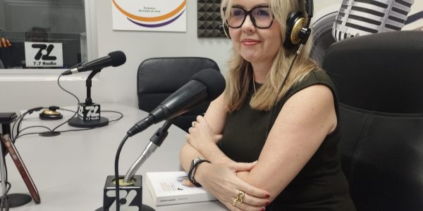 Marta Saavedra en los estudios de El Espejo Canario
