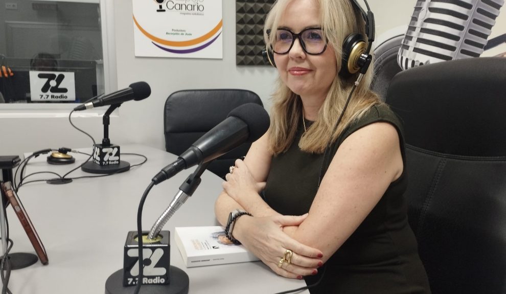 Marta Saavedra en los estudios de El Espejo Canario