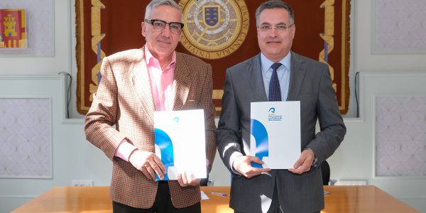 Firma del convenio entre ULPGC y Binter | Foto: ULPGC