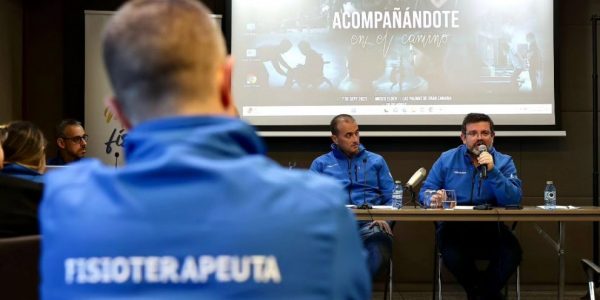 Representantes del Colegio de Fisioterapeutas de Canarias en una rueda de prensa | Foto: CFC