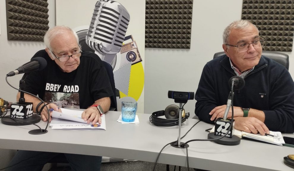 Emilio Mayoral y Jesús León en los estudios de El Espejo Canario