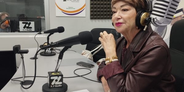 Salud Gil en los estudios de El Espejo Canario