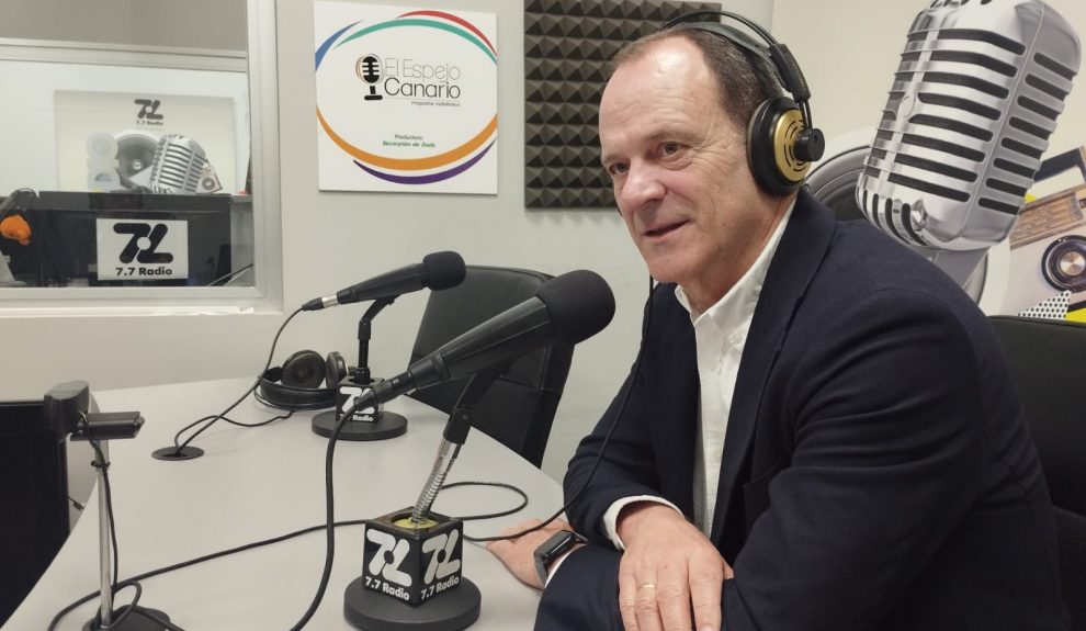 Óscar Hernández en los estudios de El Espejo Canario