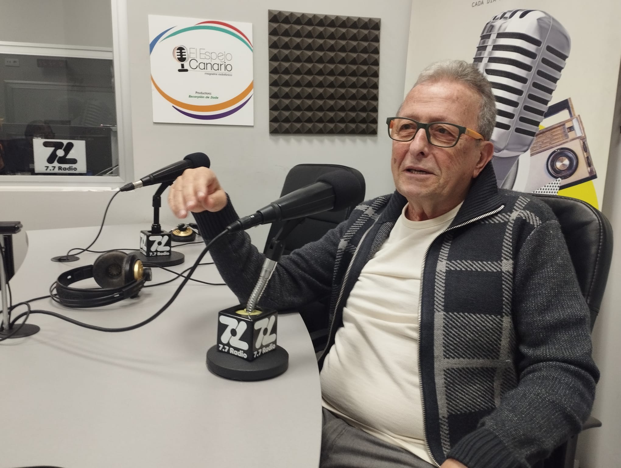 Claudio Utrera en los estudios de El Espejo Canario