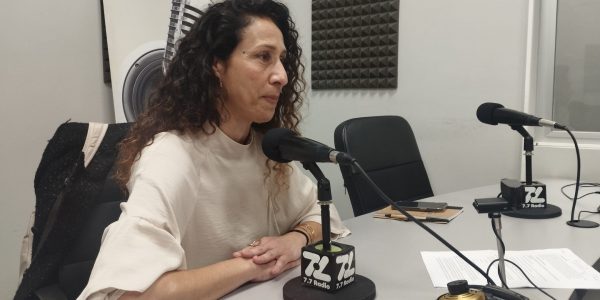 Raquel Bueno en los estudios de El Espejo Canario