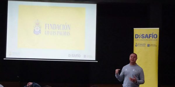 La sesión fue impartida por Víctor Rivero, responsable de inclusión de la entidad | Foto: UD Las Palmas