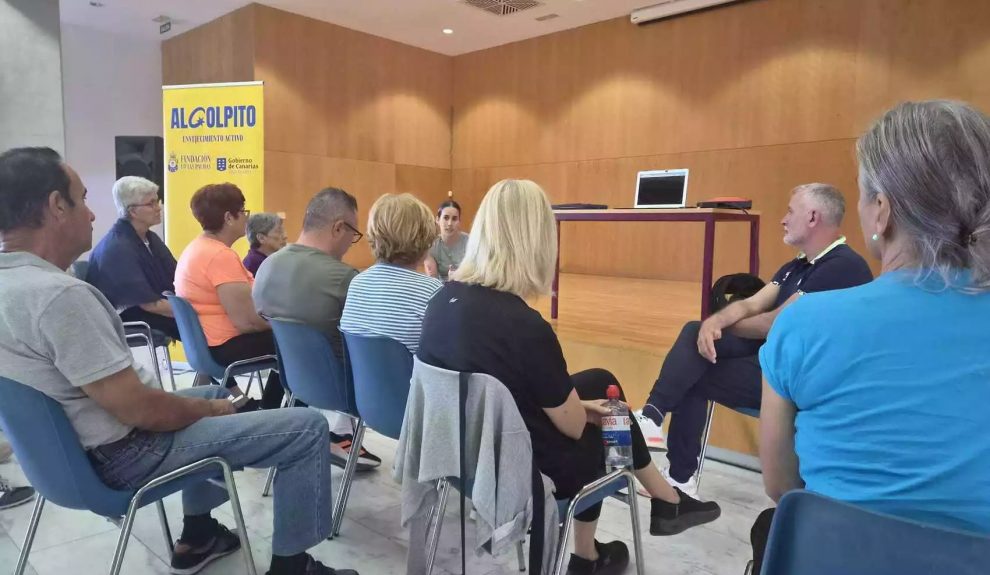 El Proyecto AlGolpito tiene como objetivo fomentar el envejecimiento activo a través de la práctica del fútbol | Foto: UD Las Palmas