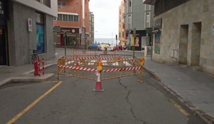 Obras de reparación en la calle Pizarro | Foto: Emalsa