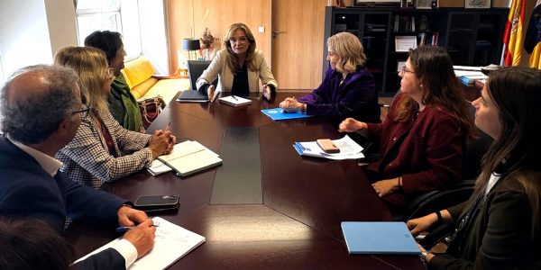 Un momento de la reunión entre Esther Monzón y María Ángeles Espinosa | Foto: Gobierno de Canarias