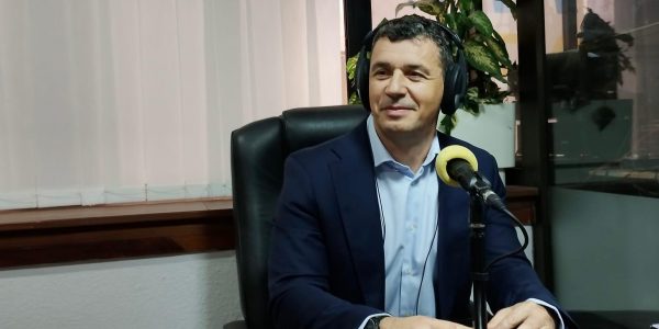 Luis Alberto Díaz en los estudios de El Espejo Canario