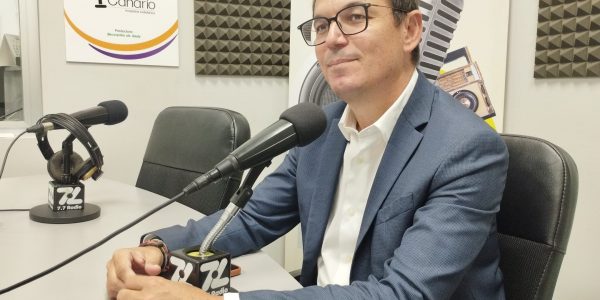 Pablo Rodríguez en los estudios de El Espejo Canario