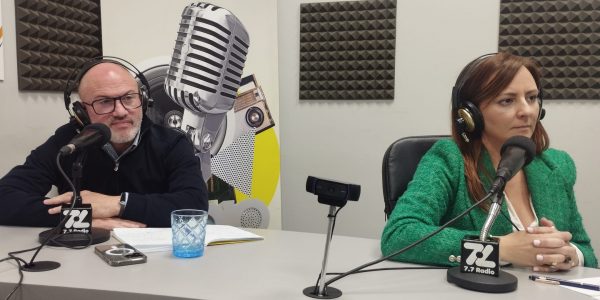 Pedro Afonso y Nieves Lady Barreto en los estudios de El Espejo Canario