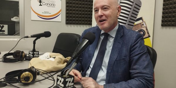 Daniel Montesdeoca en los estudios de El Espejo Canario