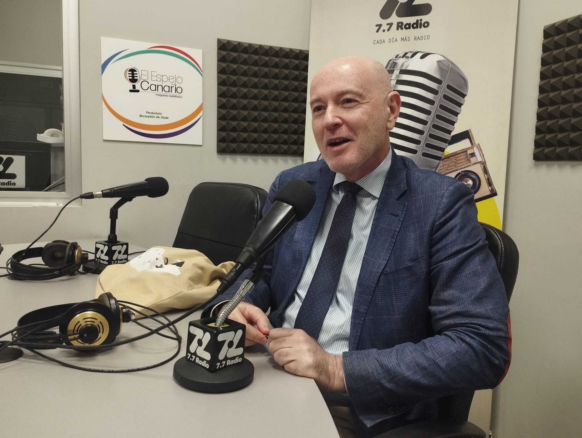 Daniel Montesdeoca en los estudios de El Espejo Canario