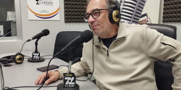 Luis Miranda en los estudios de El Espejo Canario