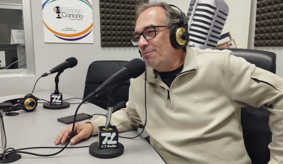 Luis Miranda en los estudios de El Espejo Canario