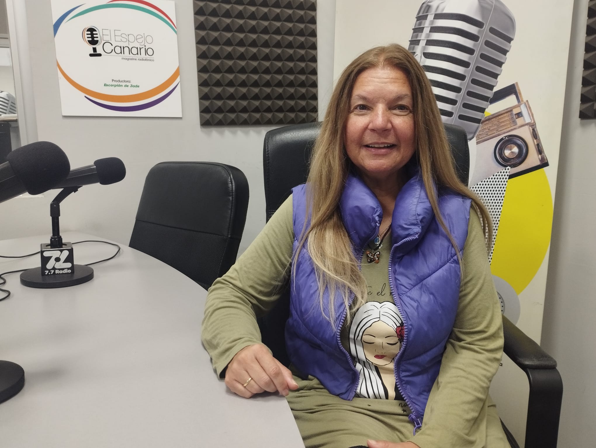 Nadia Jiménez en los estudios de El Espejo Canario