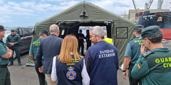 Operativo en el Puerto de Granadilla | Foto: Ministerio de Sanidad