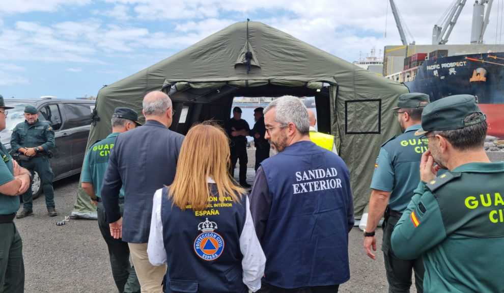 Operativo en el Puerto de Granadilla | Foto: Ministerio de Sanidad