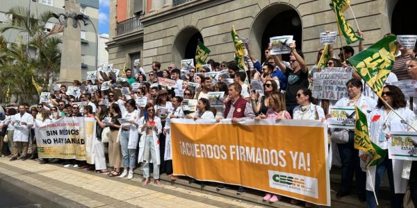 Protestas del personal médico en Canarias pòr el estatuto marco | Foto: CESM Canarias