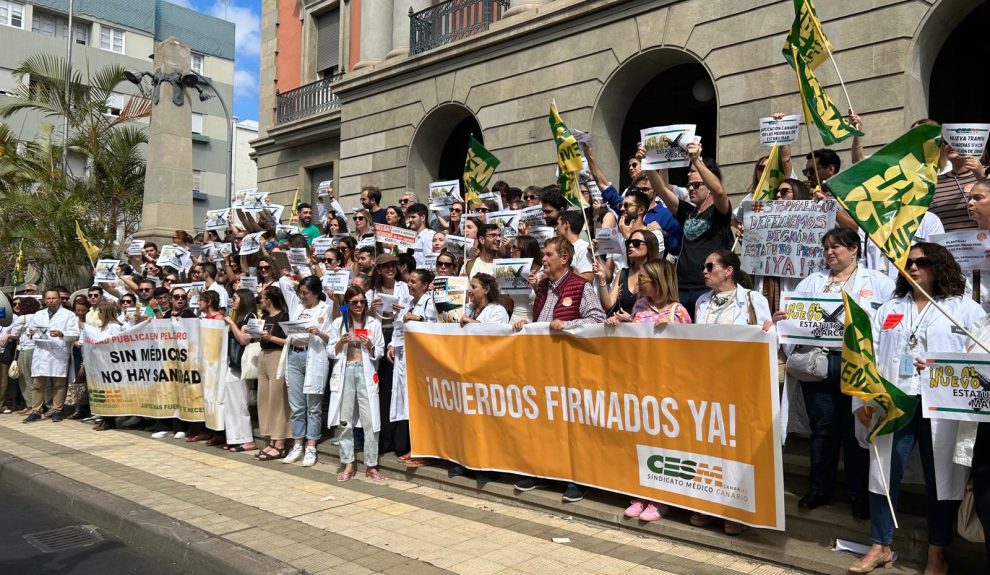 Protestas del personal médico en Canarias pòr el estatuto marco | Foto: CESM Canarias