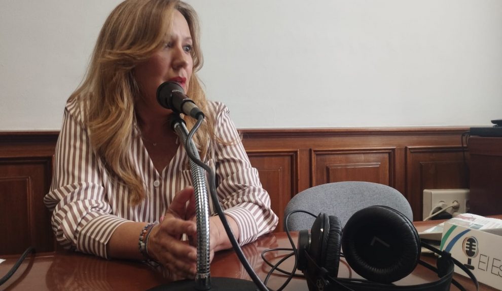 Rosa Dávila en el set de El Espejo Canario en el Cabildo de Tenerife