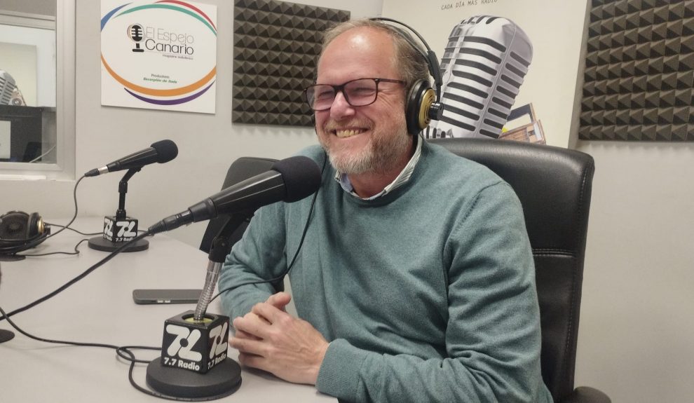 José Eduardo Ramírez en los estudios de El Espejo Canario