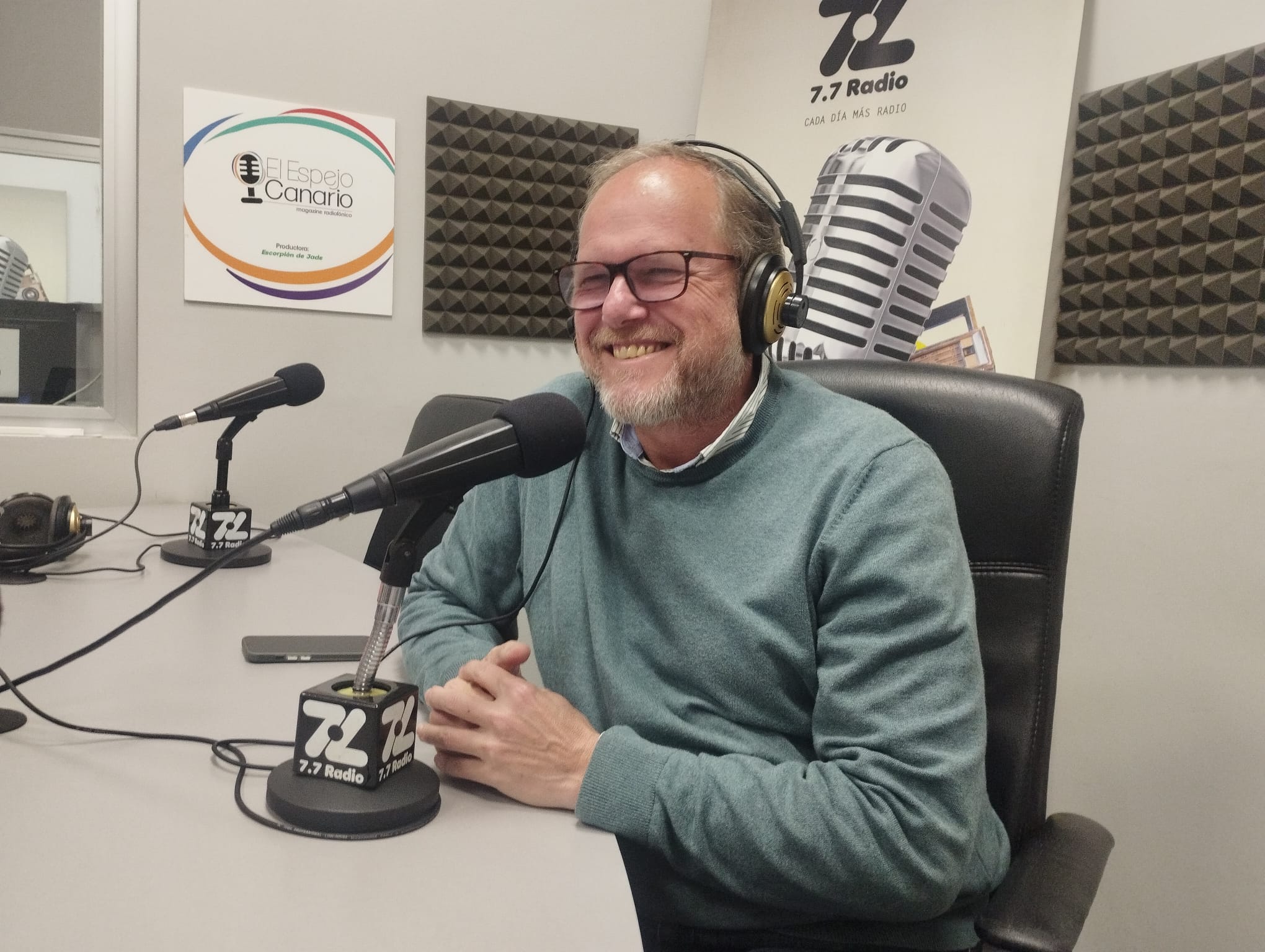 José Eduardo Ramírez en los estudios de El Espejo Canario