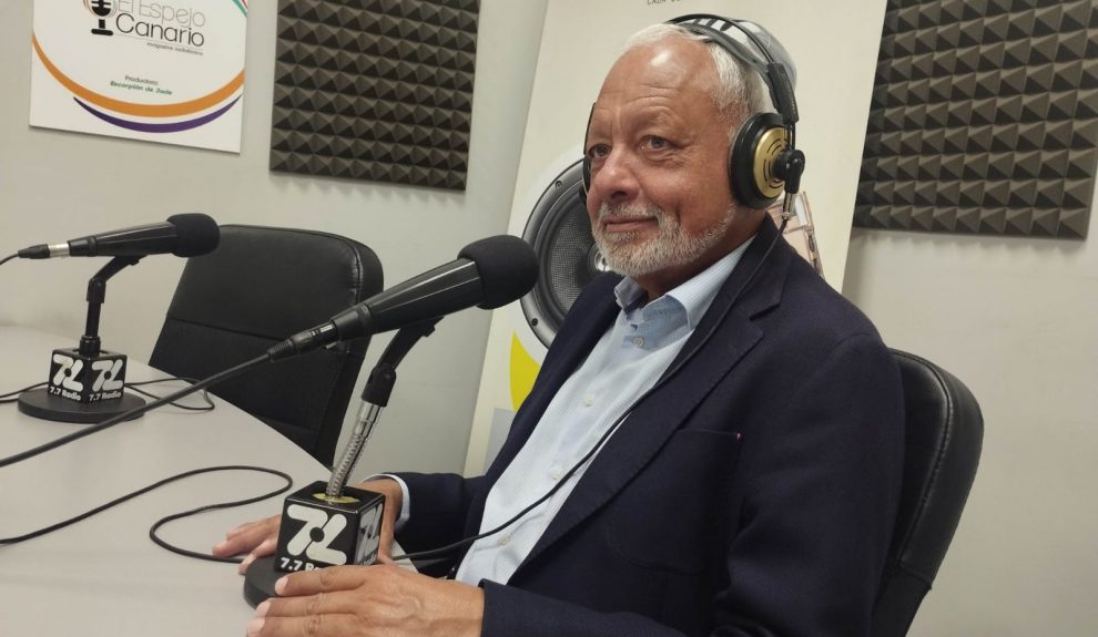 Javier Puga en los estudios de El Espejo Canario